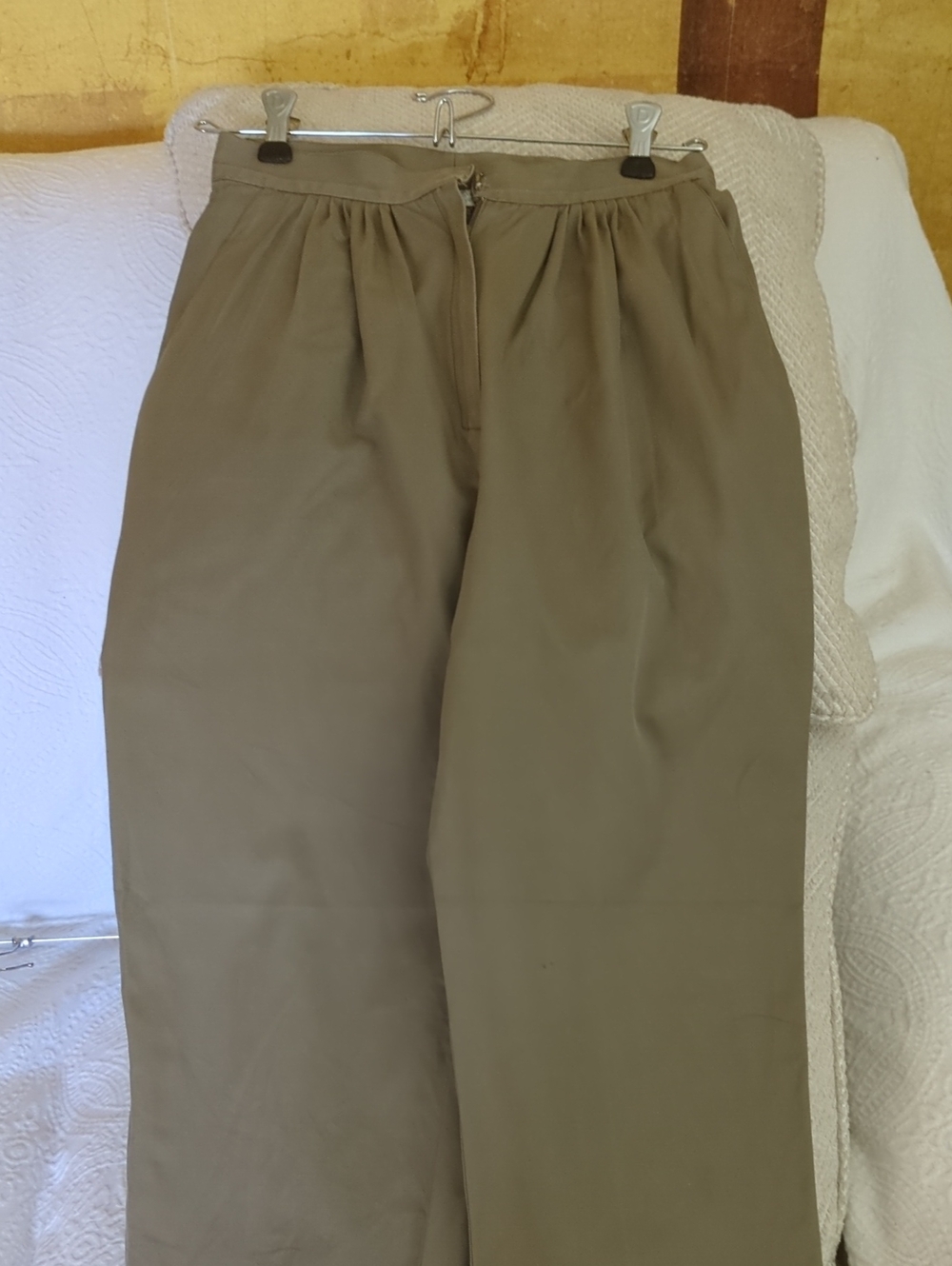 Betty Hanson Women's Olive/Tan Pleated Casual Pants Size 4
